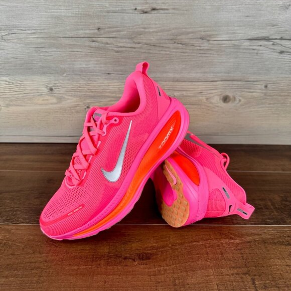 Nike Vomero 18 Womens Sz 7.5 Digital Pink Bright Crimson Hyper